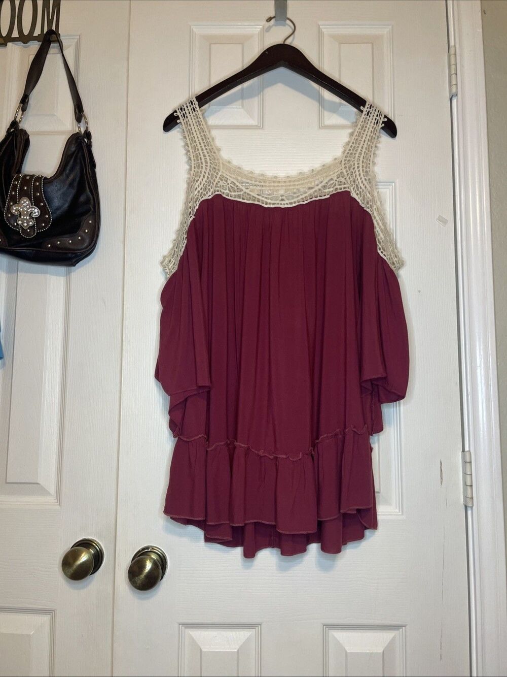 Jodifl Boho Sleeveless Blouse Size M Crochet Lace Trim Burgundy Ruffle Hem Top - Picture 6 of 6